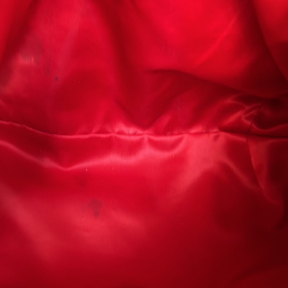 Coach poppy design purse
A few stains on liner. See photos - Picture 5 of 9